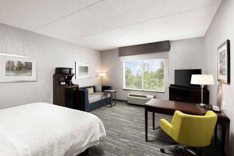 Hampton Inn & Suites by Hilton Barrie, Barrie, Canada