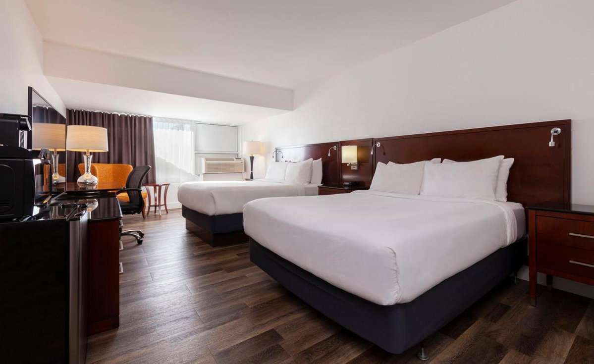 Strata Hotel, Canada