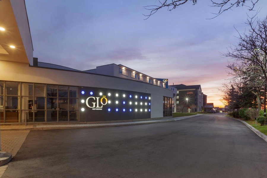 GLō Best Western Toronto Mississauga Corporate Centre, Brampton, Canada