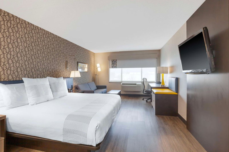 GLō Best Western Toronto Mississauga Corporate Centre, Brampton, Canada