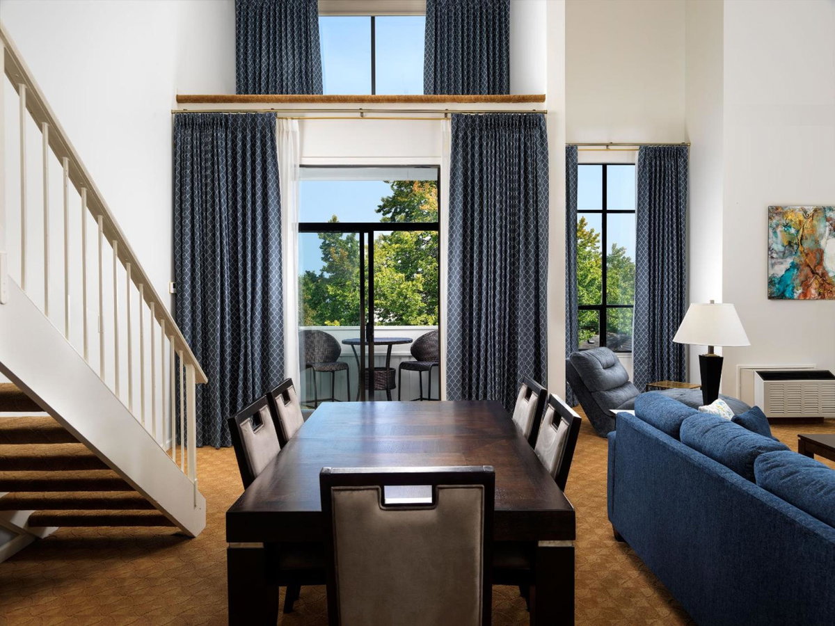 Huntingdon Hotel and Suites, Canadá