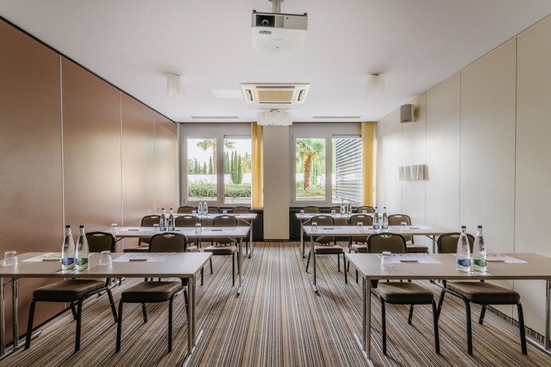 Hotel Mona, Montreux, Швейцария