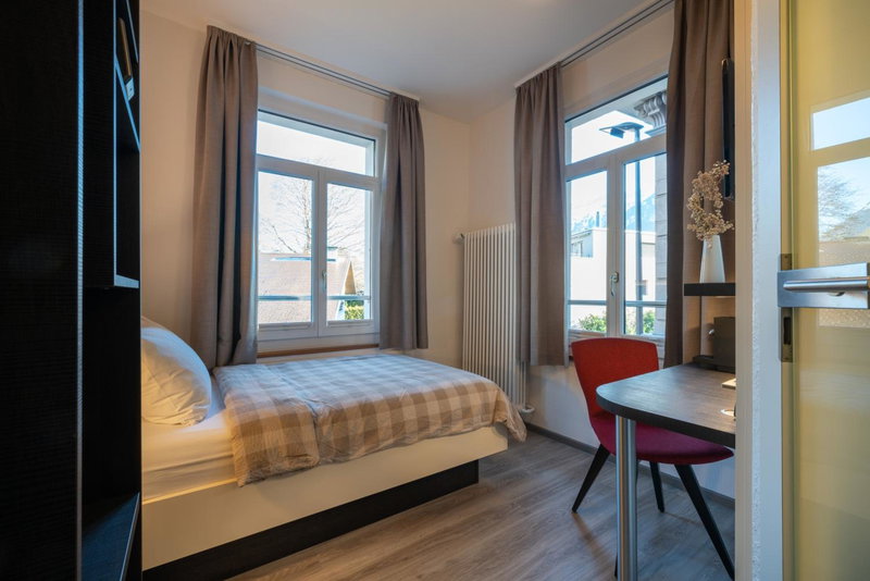 Hotel Derby Interlaken - self check-in, Steffisburg, Швейцария