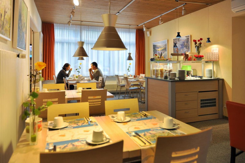Hotel Derby Interlaken - self check-in, Steffisburg, Швейцария