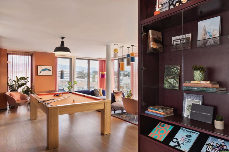 Stay KooooK Geneva City - Online Check In, Geneve, Schweiz