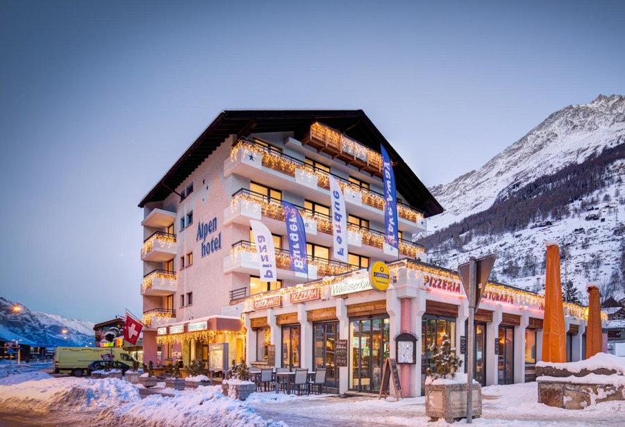 Matterhorn Inn - Wellness & Dining - at Zermatt Shuttle Station, Täsch, Schweiz