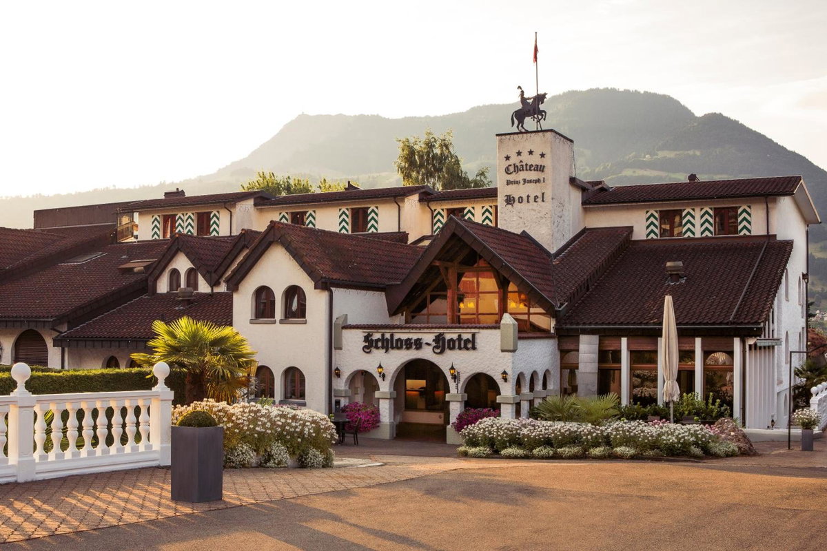 Swiss-Chalet Merlischachen - Romantik Schloss-Hotel am See, Schweiz