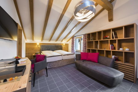 Chesa Valese by Sisters Zermatt, Zermatt, Schweiz