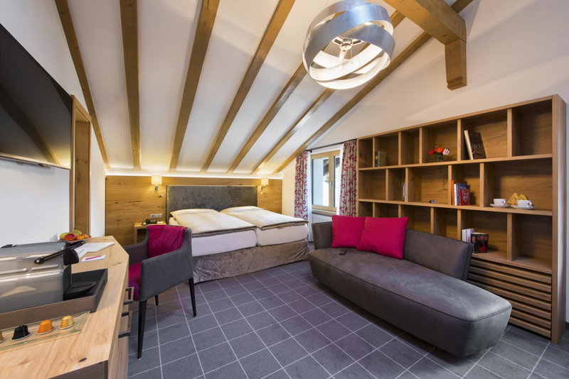 Chesa Valese by Sisters Zermatt, Zermatt, Schweiz