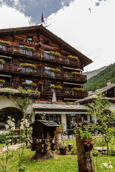 Chesa Valese by Sisters Zermatt, Zermatt, Schweiz