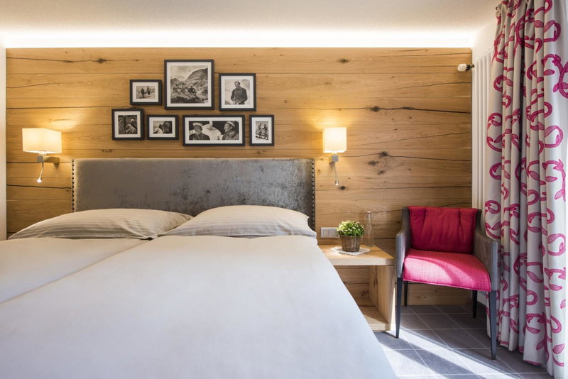Chesa Valese by Sisters Zermatt, Zermatt, Schweiz