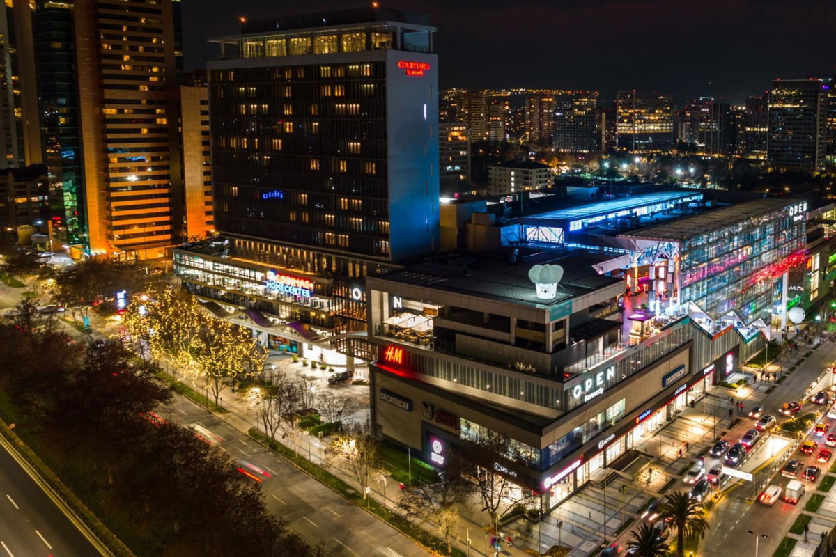 Hotel · Courtyard by Marriott Santiago Las Condes, Villa Presidente Frei