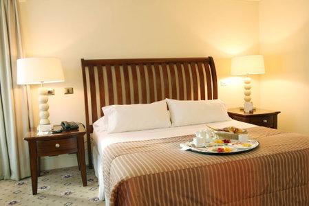 Hotel Torremayor Lyon, Villa Presidente Frei, Chile