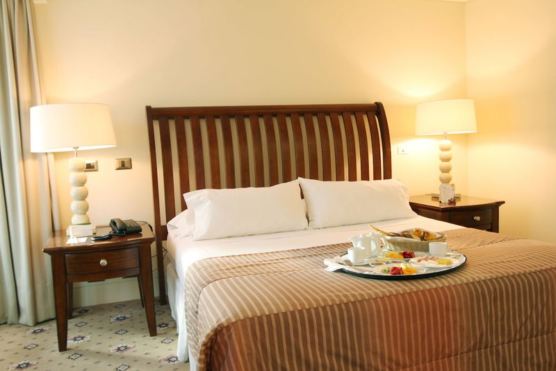 Hotel Torremayor Lyon, Villa Presidente Frei, Chile