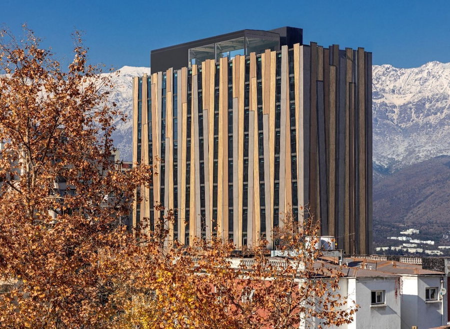 Hotel Nodo - Primer hotel explorador urbano, Villa Presidente Frei, Chile