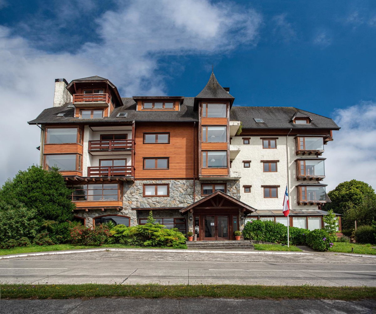 Hotel Puelche, Chile