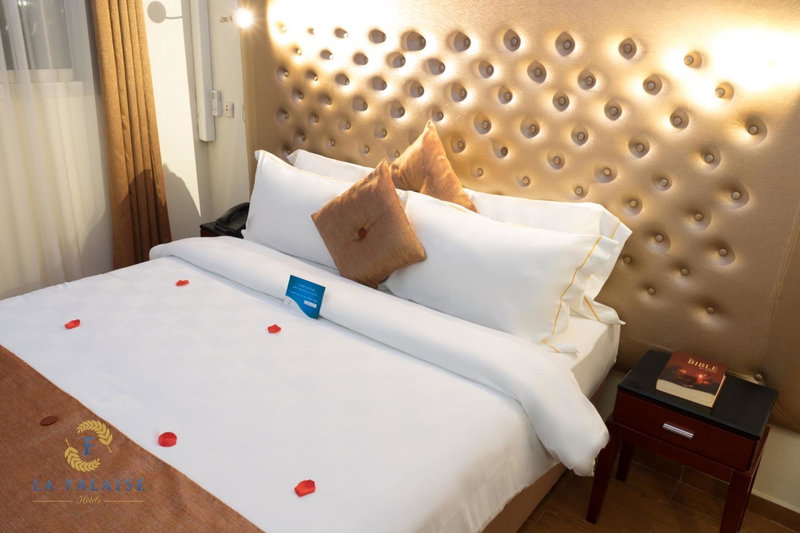 Hotel Résidence La Falaise, Douala, Cameroon