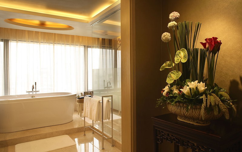 The Garden Hotel Guangzhou - Discover 26 cultural treasures with hotel Golden Tour Guide, Guangzhou, Китай