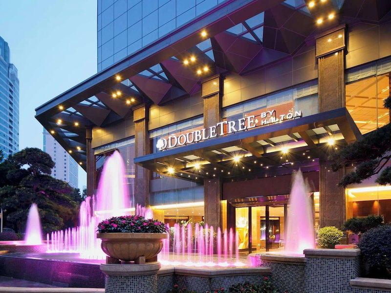 DoubleTree by Hilton Guangzhou-Free Shuttle Bus to Canton Fair Complex & Overseas Buyer Registration Services during Canton Fair Period, Guangzhou, Китай