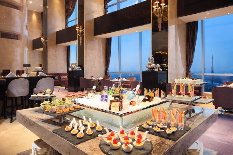 DoubleTree by Hilton Guangzhou-Free Shuttle Bus to Canton Fair Complex & Overseas Buyer Registration Services during Canton Fair Period, Guangzhou, Китай