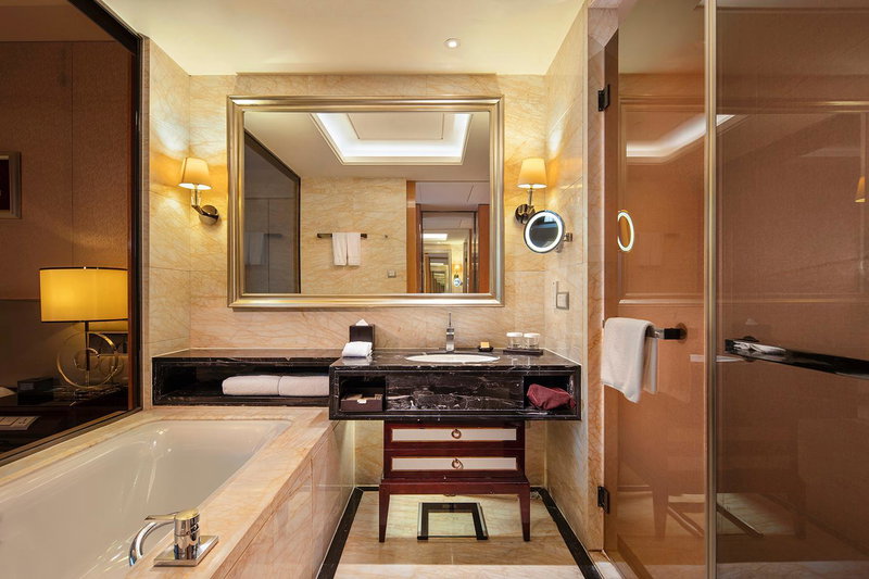 Hilton Guangzhou Baiyun-Conton Fair Free Shuttle Bus Service and Free Registration, Guangzhou, 中国