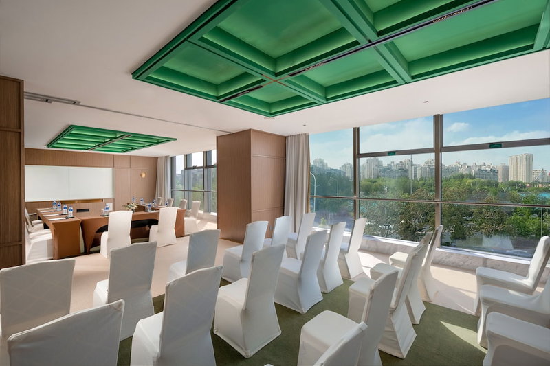 Holiday Inn Beijing Focus Square by IHG, Beijing, Китай