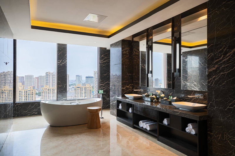Renaissance Shenyang West Hotel, Sujiatun, China