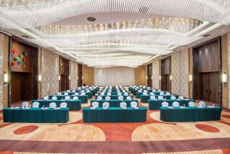 Holiday Inn Nantong Oasis International by IHG, Nantong, China