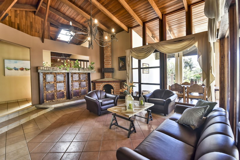 La Riviera Hotel B&B, Alajuela, Коста-Рика