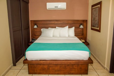 La Riviera Hotel B&B, Alajuela, Коста-Рика