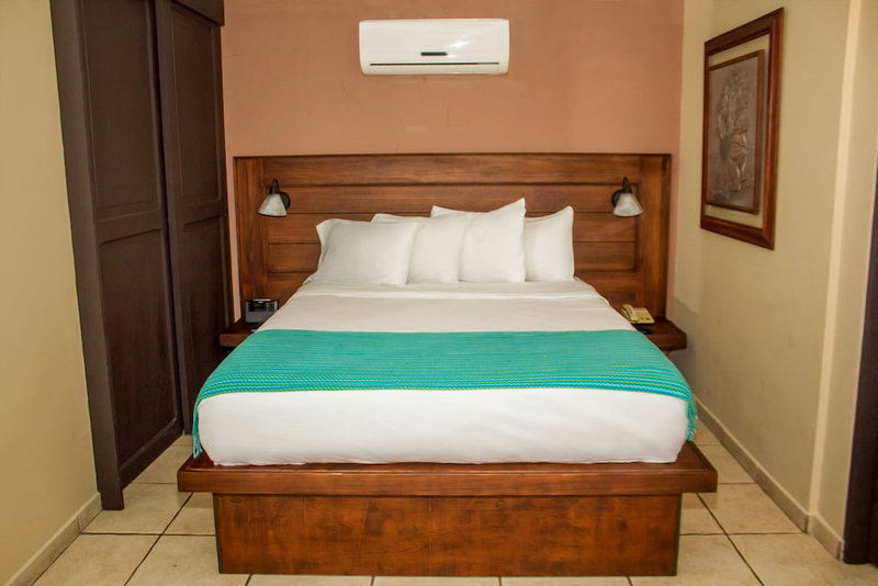 La Riviera Hotel B&B, Alajuela, Коста-Рика