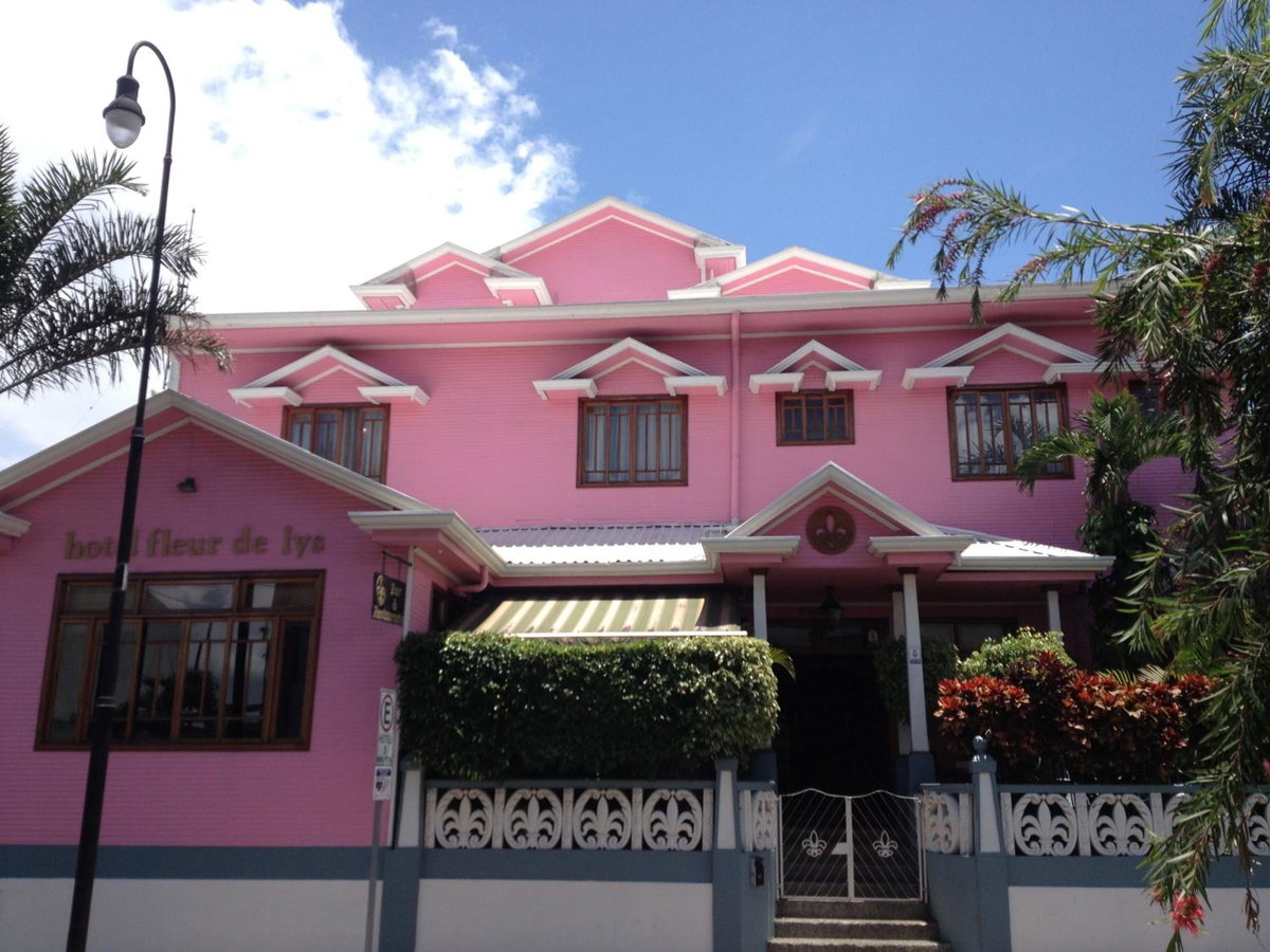 Fleur de Lys, Costa Rica