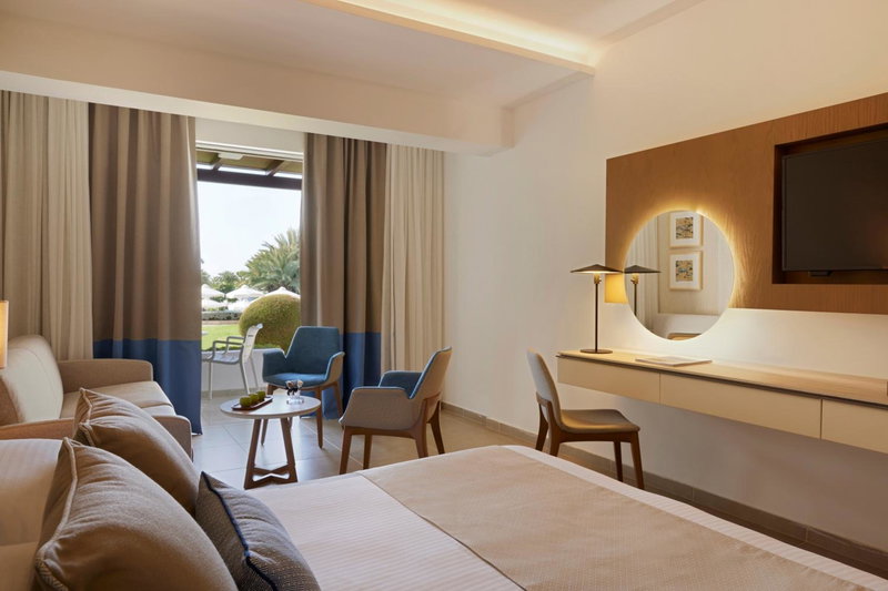Mediterranean Beach Hotel, Germasogeia, Кипр