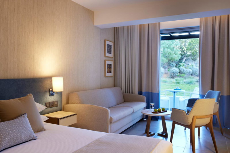 Mediterranean Beach Hotel, Germasogeia, Кипр