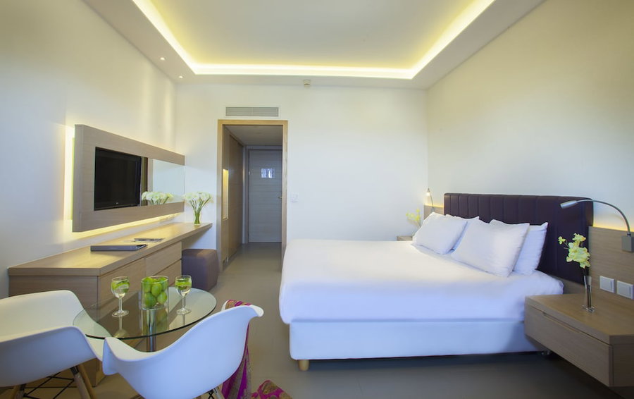 Royal Apollonia by Louis Hotels, Germasogeia, Кипр