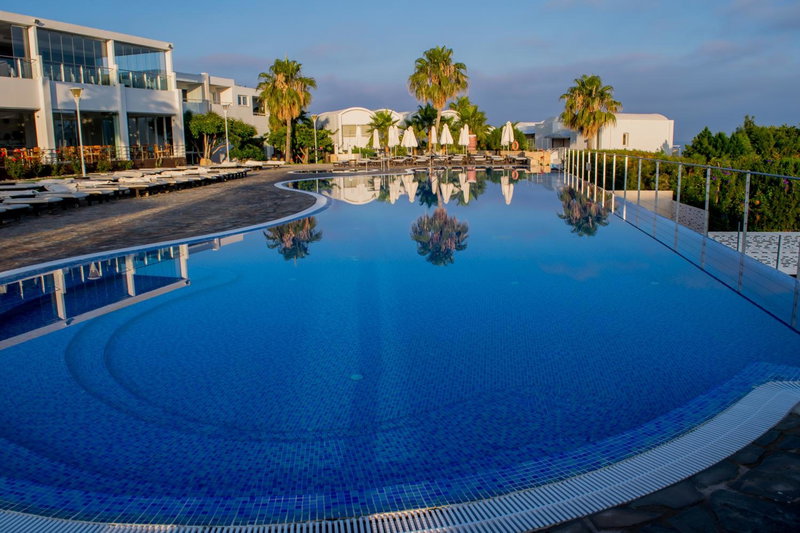Theo Sunset Bay Hotel, Paphos, Chipre