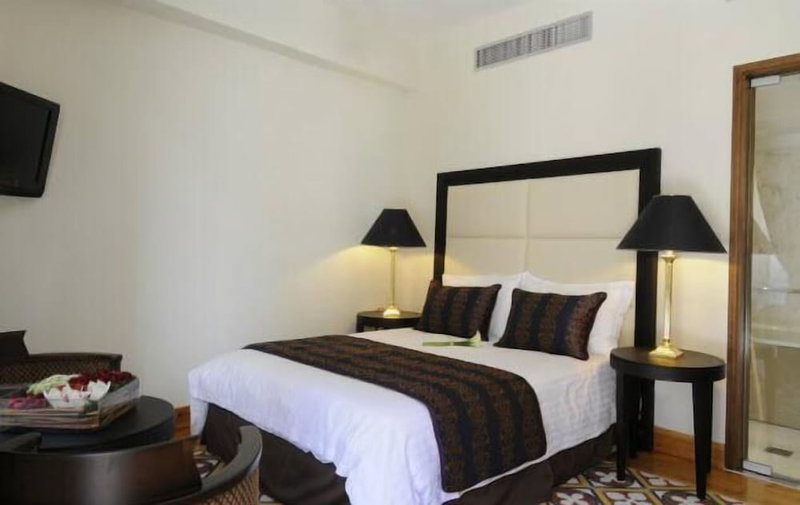 The Library Hotel Wellness Retreat, Germasogeia, Chipre