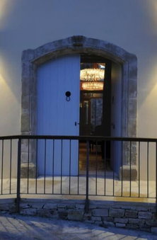 The Library Hotel Wellness Retreat, Germasogeia, Chipre
