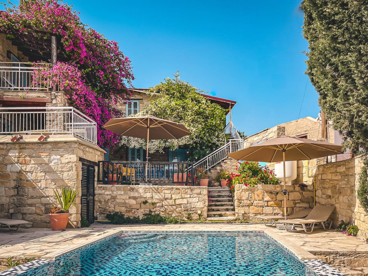 Cyprus Villages - Hotel & Restaurant - Central Location - Bed & Breakfast With Access To Pool And Stunning Views, Zypern