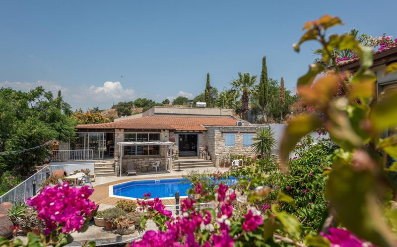 Cyprus Villages - Hotel & Restaurant - Central Location - Bed & Breakfast With Access To Pool And Stunning Views, Germasogeia, Cyprus