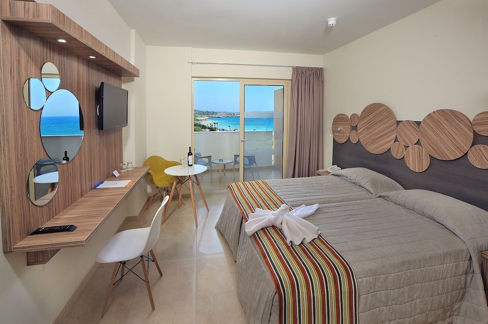 Отель · Nelia Beach Hotel & Spa, Protaras