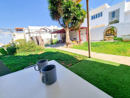 Aladdin's Hostel, Larnaca, Кипр
