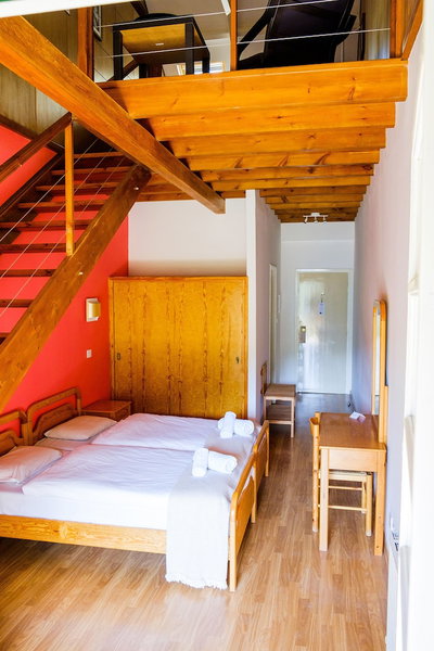 New Helvetia Hotel, Kato Polemidia, Кипр