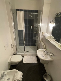 U Cervene zidle - Red Chair Hotel, Prague, Czechia