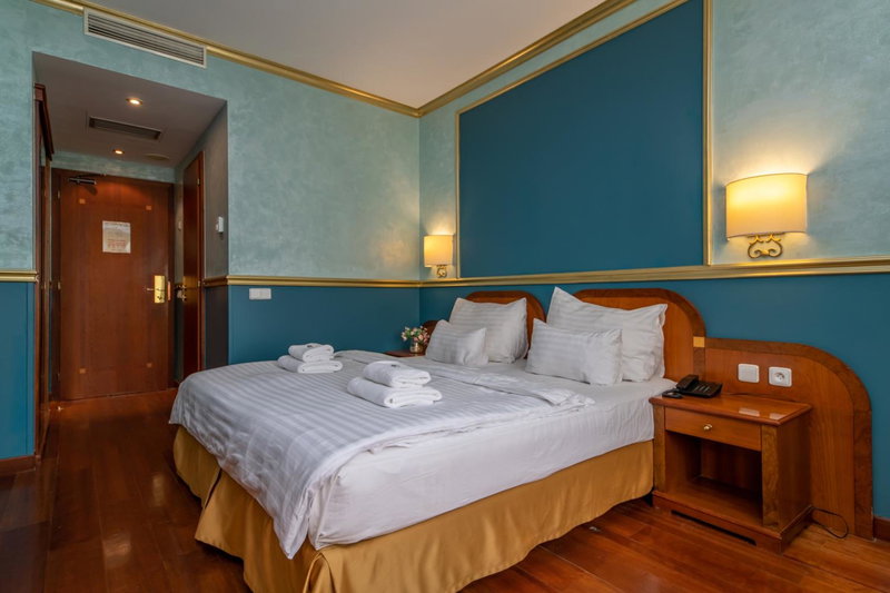 Hotel Kinsky Fountain, Prague, Czechia