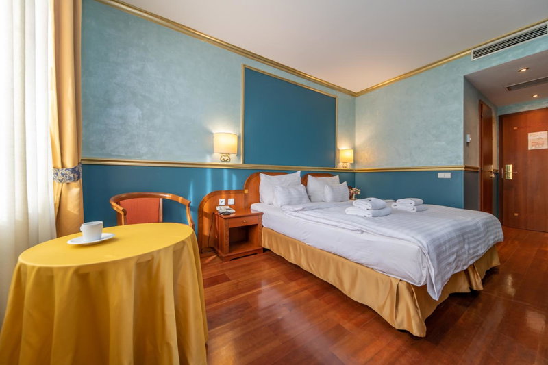 Hotel Kinsky Fountain, Prague, Czechia