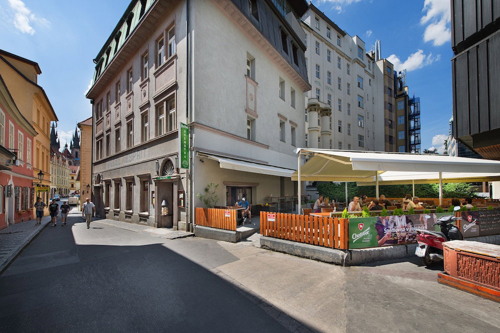 Hôtel · EA Hotel Royal Esprit, Prague