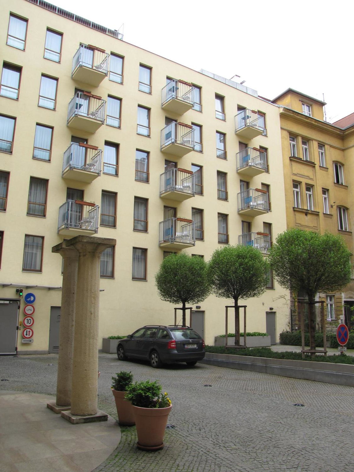 Hotel · Aparthotel Austria Suites, Prague