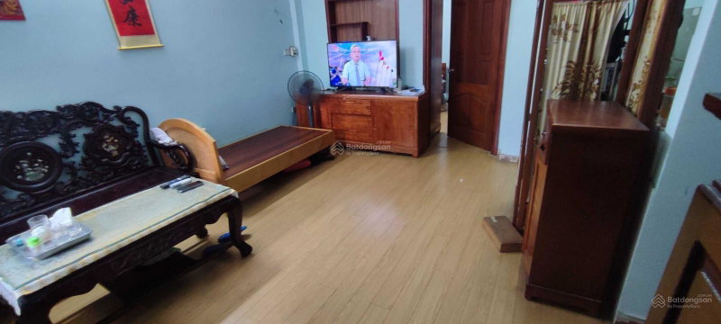 Apartment for sale in Hanoi, Vietnam · Hang Luoc Street · 3 rooms, 2 baths