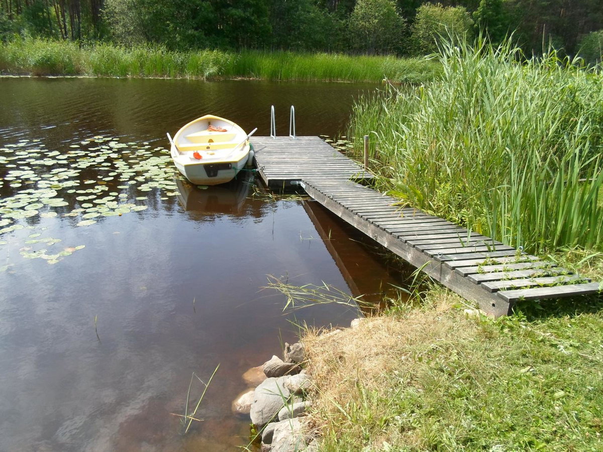 Tihase puhkemajake, Estland